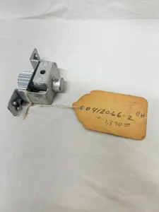 0412066-2 Cessna 150 Clutch Assembly Door Latch RH